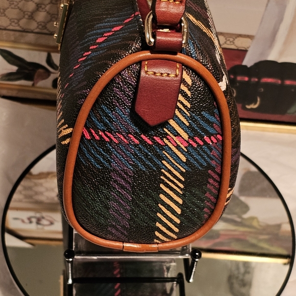 Dooney & Bourke Windsor Barrel Bag - Picture 3 of 10
